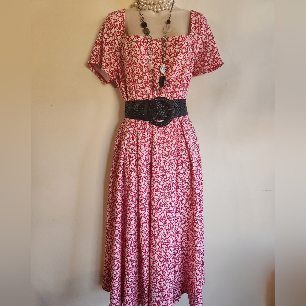Pre-owned Torrid Pink/ White Floral Print Dress with pockets Size 2 ( 18/20)